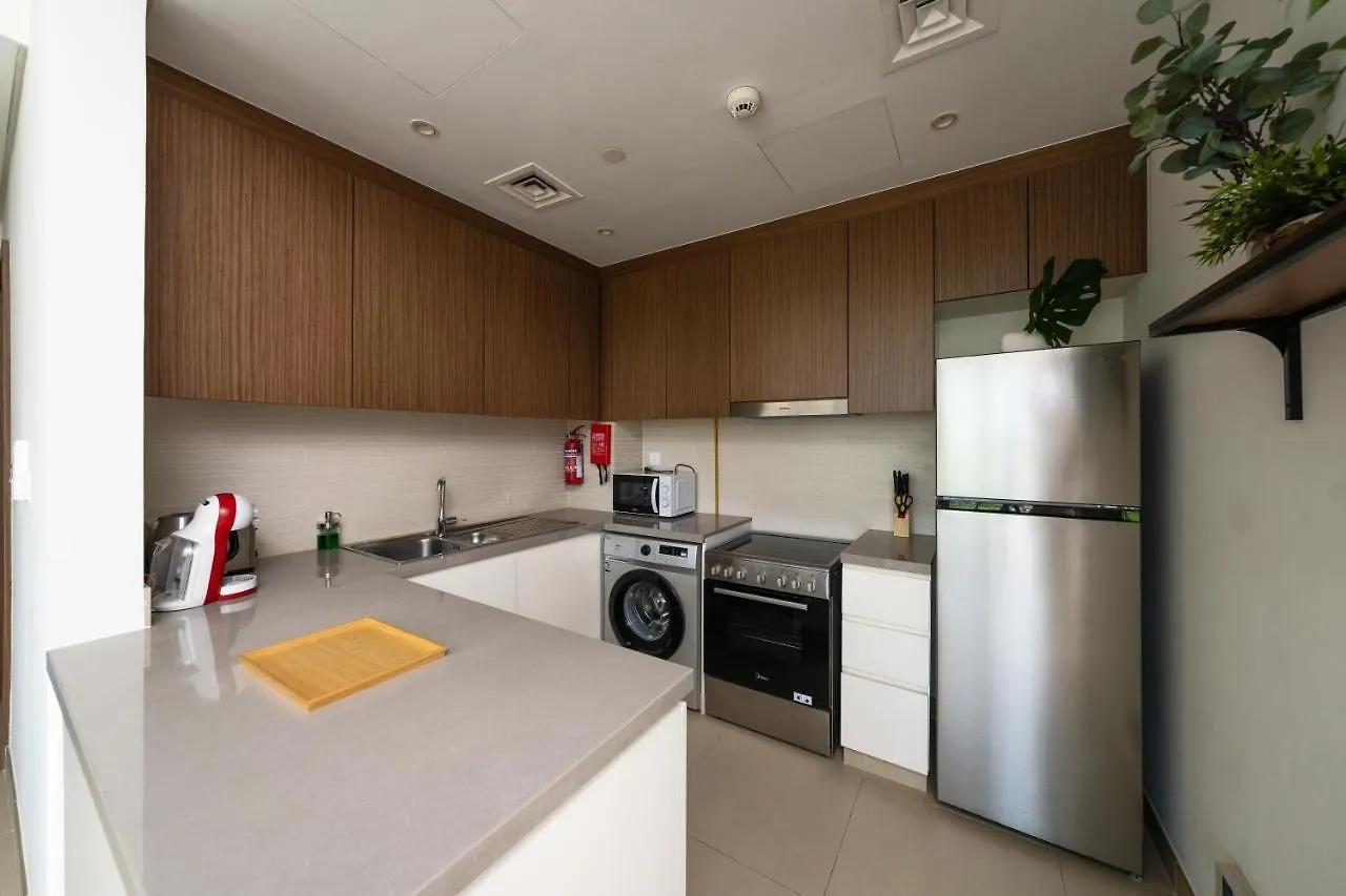 Family Apt - Huge Terrace & Playground Access Apartment Dubai