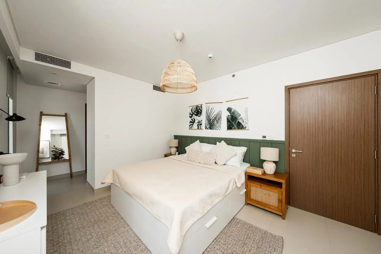 Family Apt - Huge Terrace & Playground Access Apartment Dubai