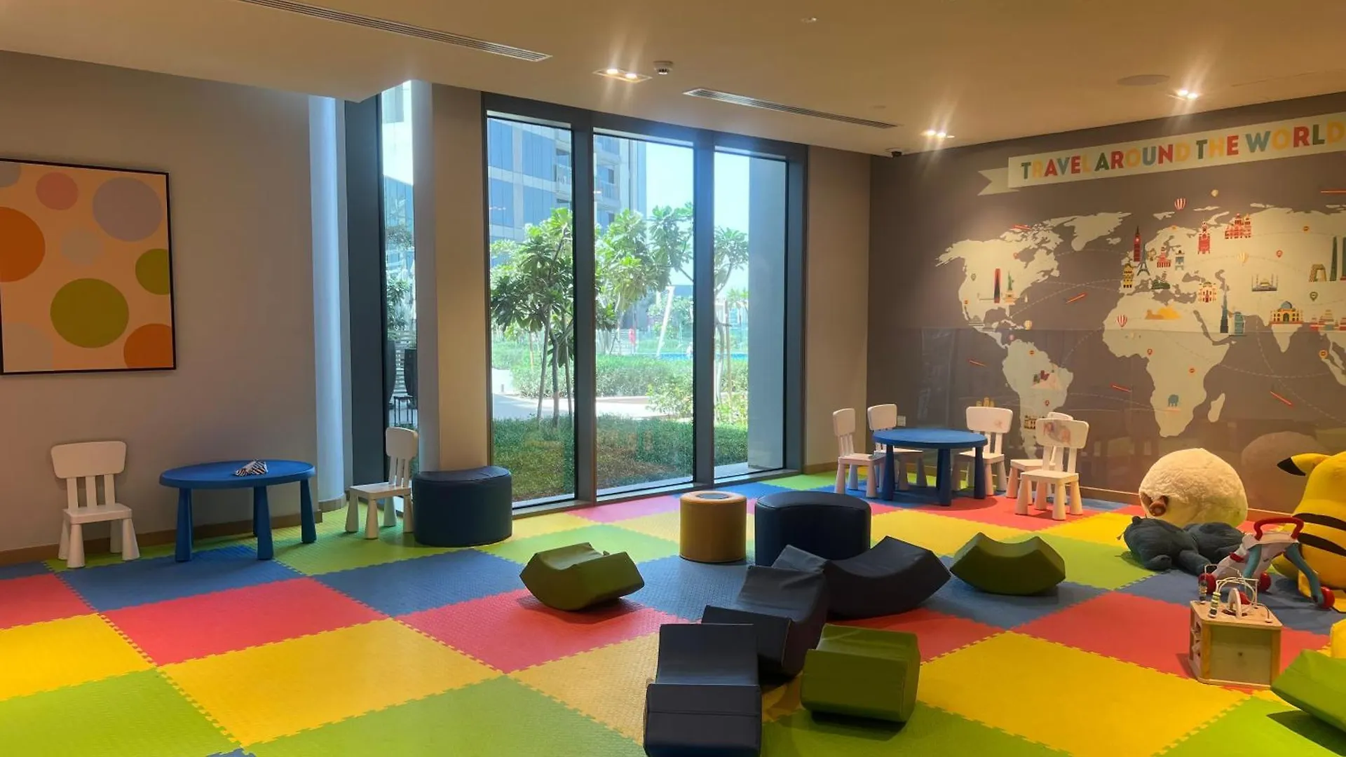 Family Apt - Huge Terrace & Playground Access Apartment Dubai 0*,  United Arab Emirates