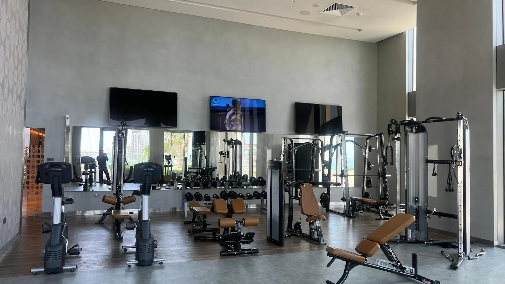 Family Apt - Huge Terrace & Playground Access Apartment Dubai