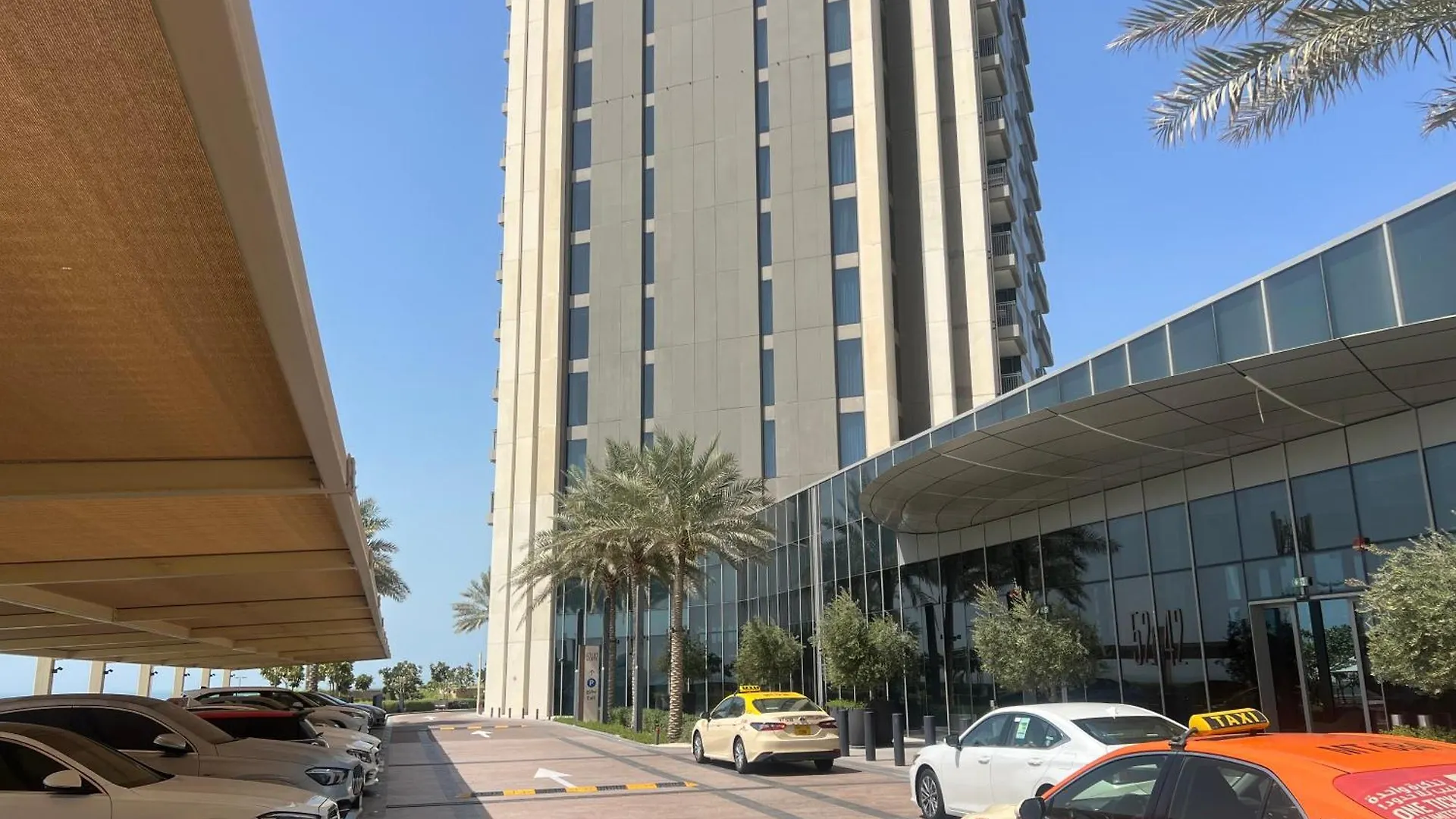 Family Apt - Huge Terrace & Playground Access Apartment Dubai