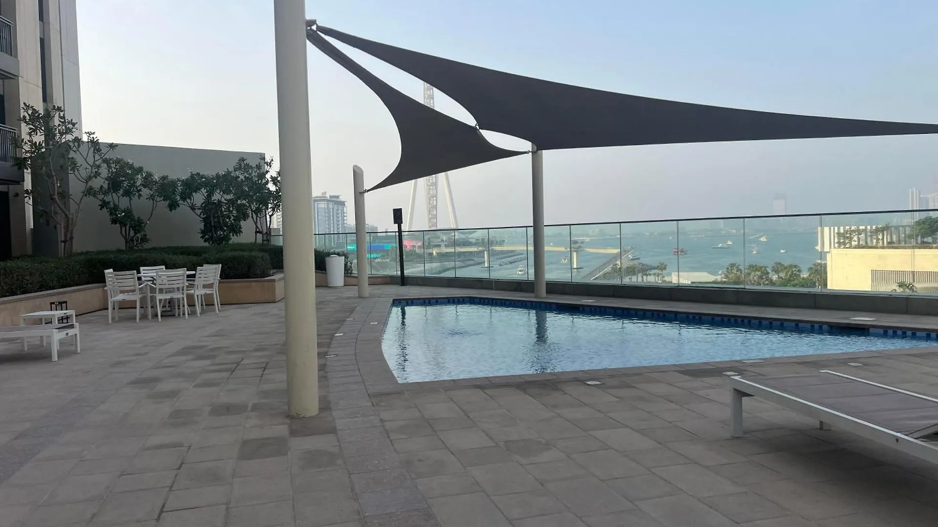 Family Apt - Huge Terrace & Playground Access Apartment Dubai 0*,